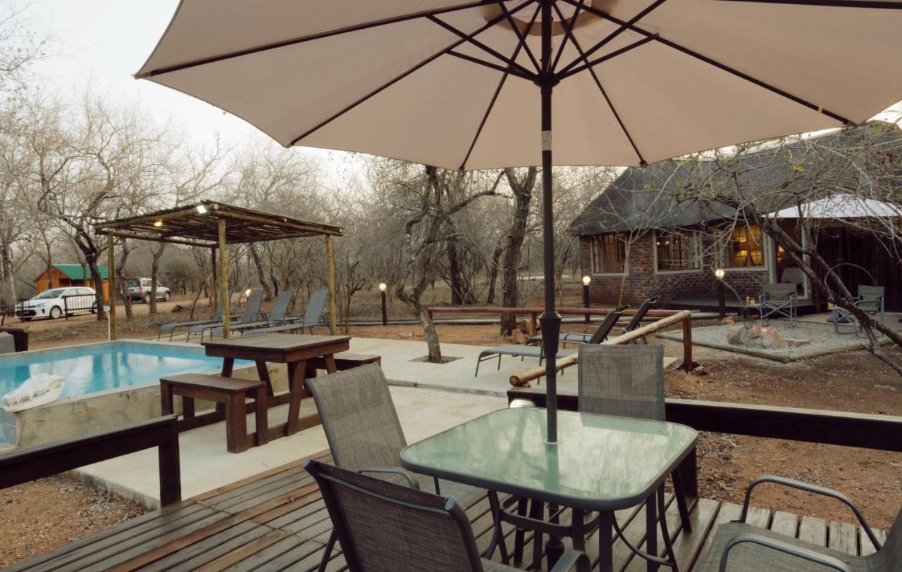 Tusk Bush Lodge Marloth Park Exterior photo