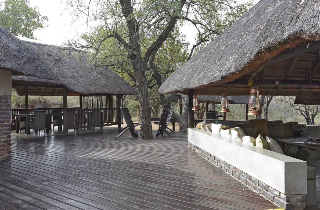 Tusk Bush Lodge Marloth Park Exterior photo